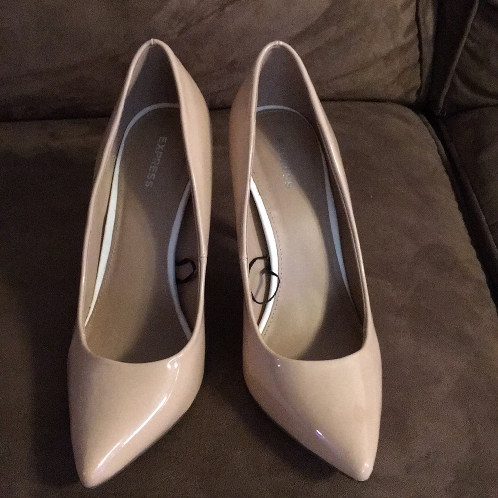 Nude kitten heels